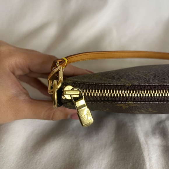 Vintage Louis Vuitton monogram pochette - Picture 15 of 15